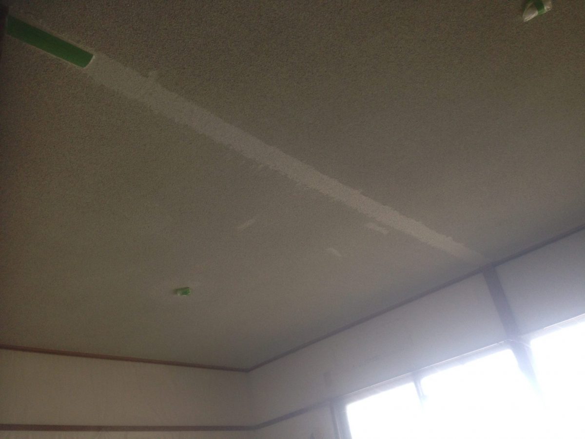 室内天井塗装　ヒルトンを吹付けしました　動画あり