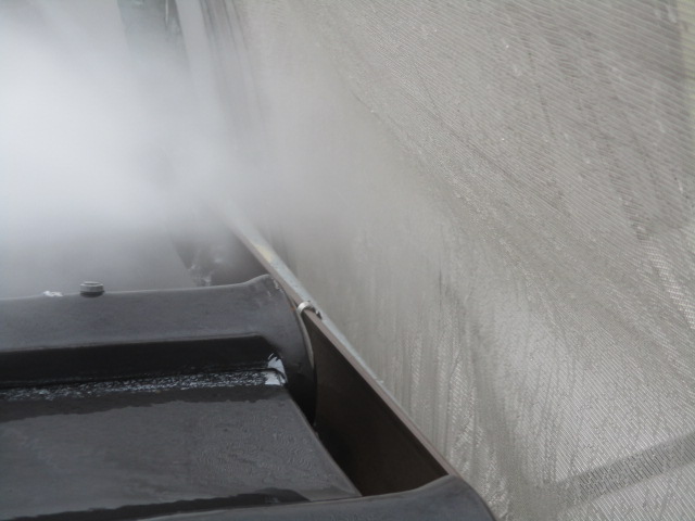高圧洗浄
長年のゴミを洗い流し、詰まっている箇所があれば貫通させます。