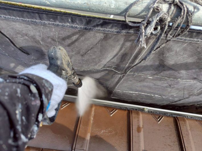 高圧洗浄
長年のゴミを洗い流し、詰まっている箇所があれば貫通させます。