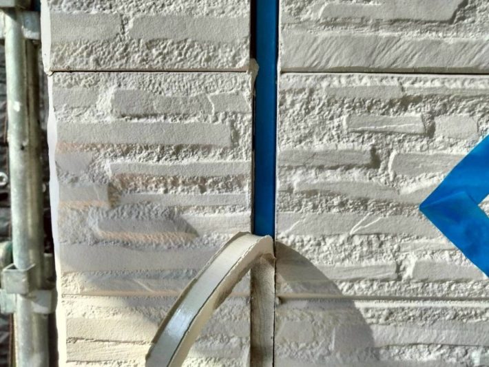 シーリング撤去中