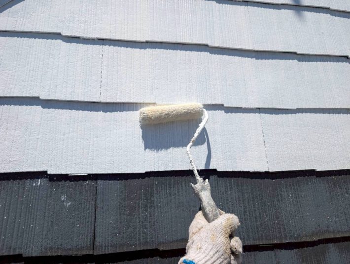 下塗り
密着性を良くするための作業です。簡単に説明するとボンドのような役割です。