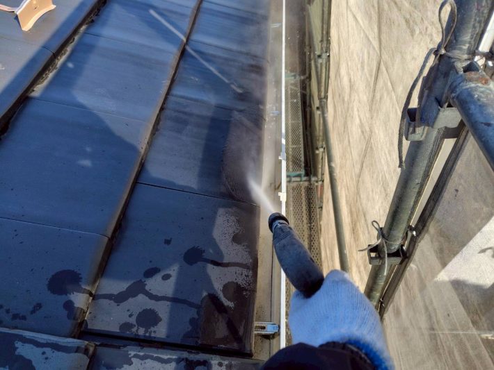 高圧洗浄
長年のゴミを洗い流し、詰まっている箇所があれば貫通させます。